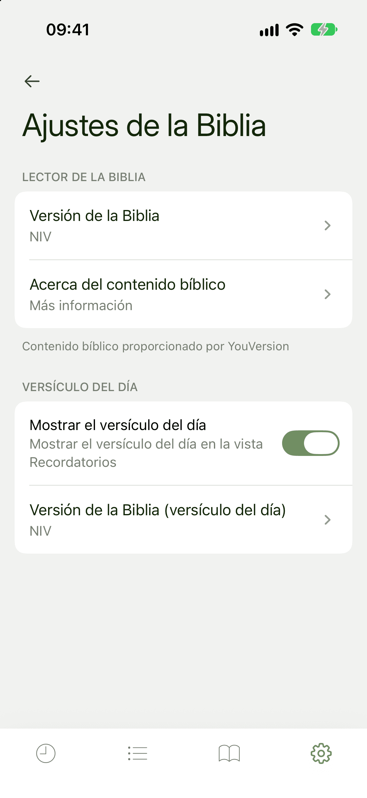 Ajustes de la Biblia con Lector de la Biblia y su versión, y Versículo del día con Mostrar el versículo del día y su propia versión