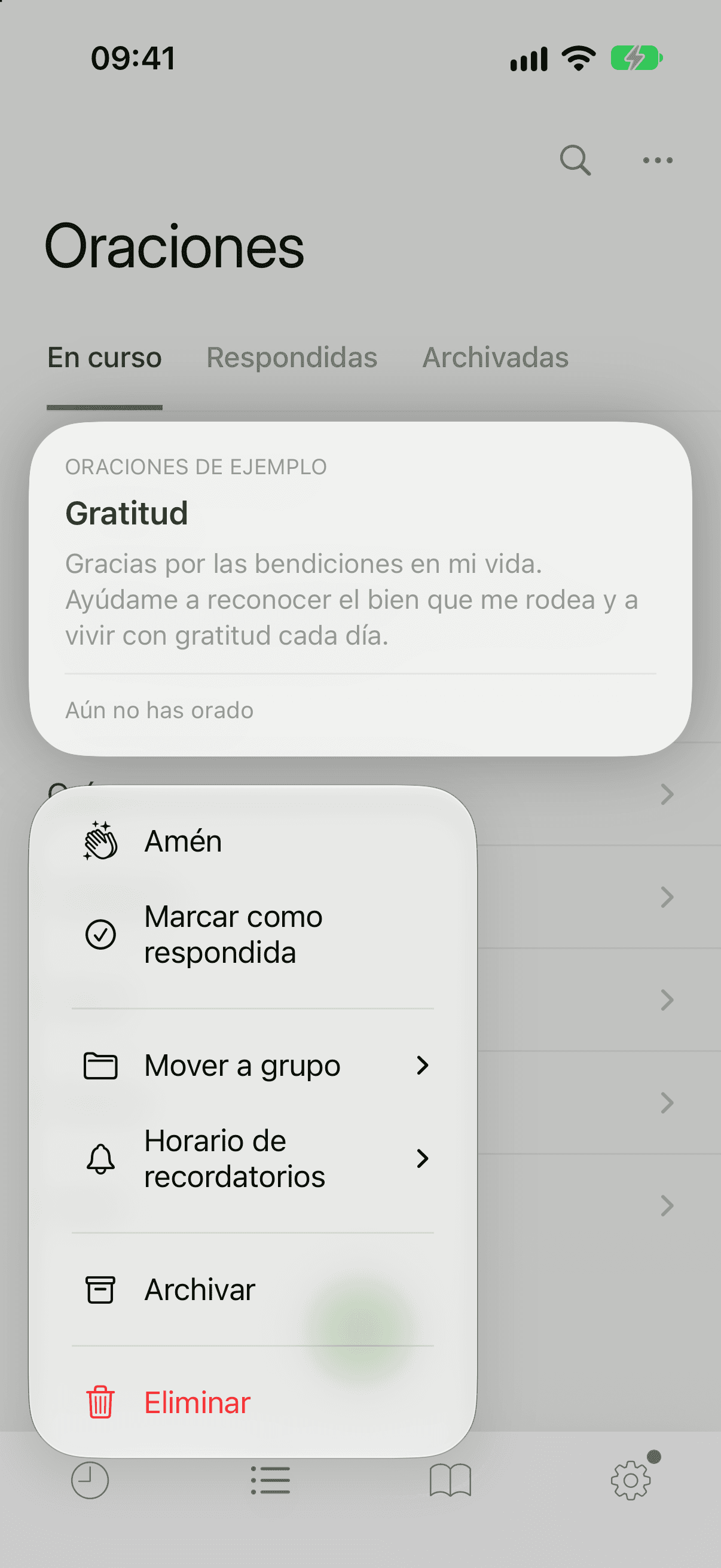 Menú al mantener pulsada una oración, con Amén, Marcar como respondida, Mover a grupo, Horario de recordatorios, Archivar y Eliminar