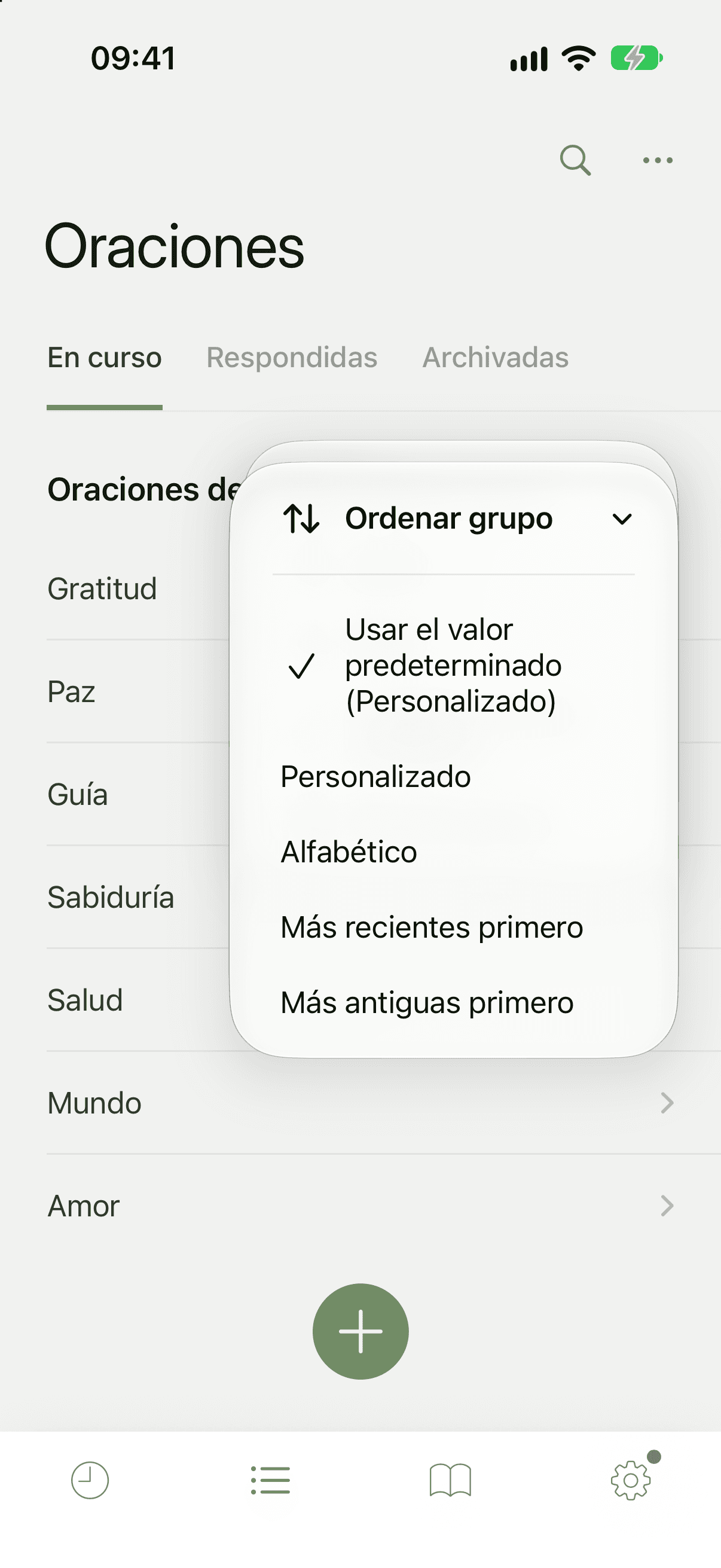 Menú del encabezado de un grupo abierto en Ordenar grupo con Usar el valor predeterminado (Personalizado), Personalizado, Alfabético, Más recientes primero y Más antiguas primero